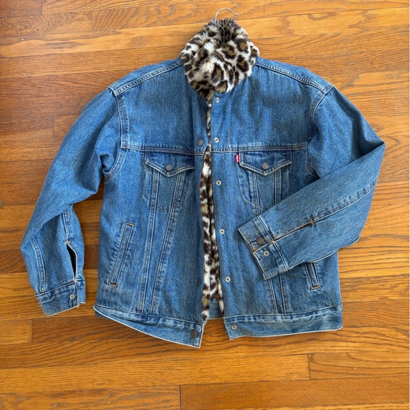 Levi's Jackets & Blazers - Rare Levi's Blue Denim Jacket Leopard Print faux fur lined